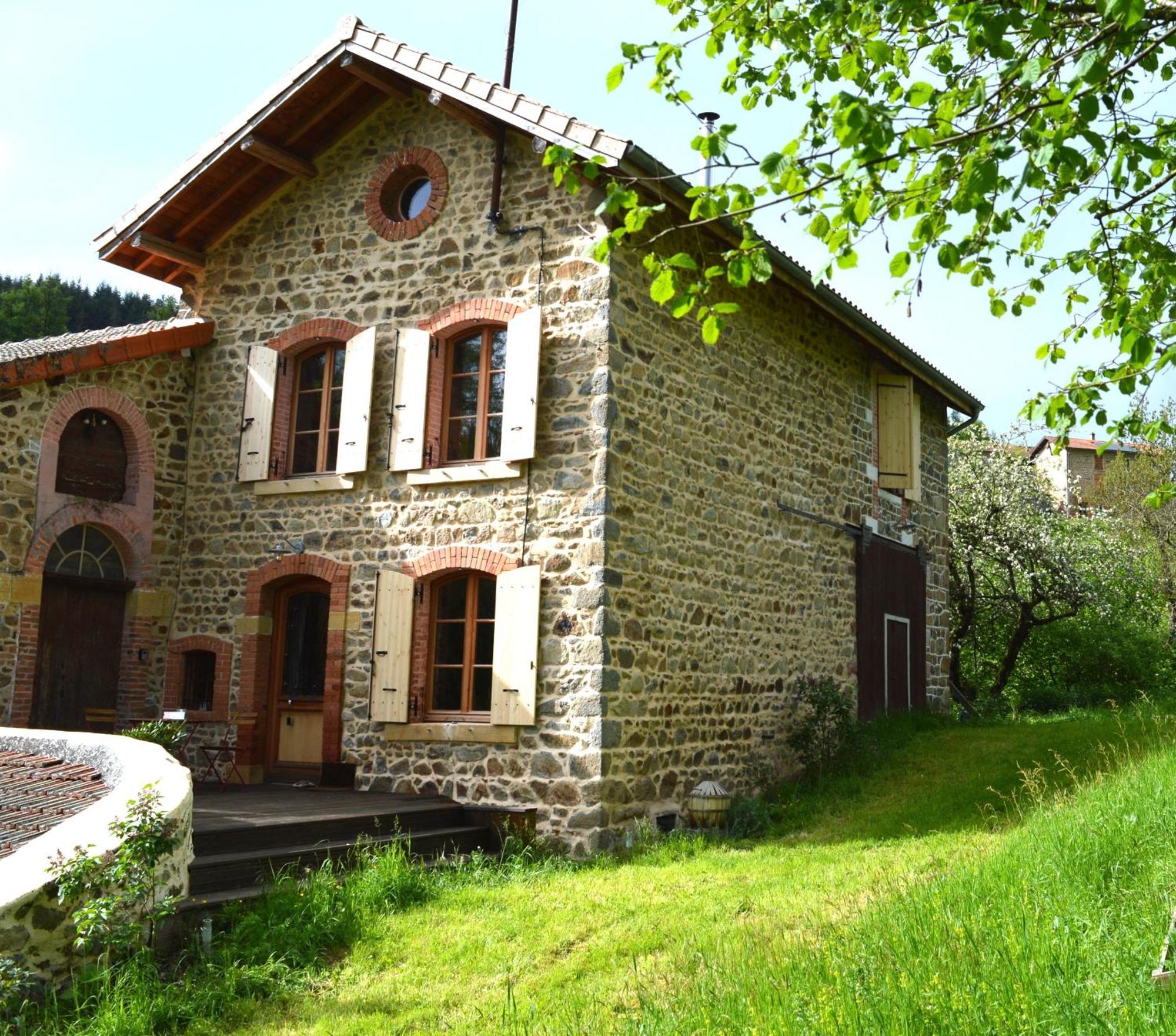 Вилла La Fabrique Du Roncon Saint-Bonnet-le-Troncy Экстерьер фото